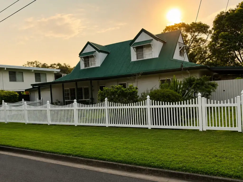 Open-Top Picket PVC Fencing System - E04