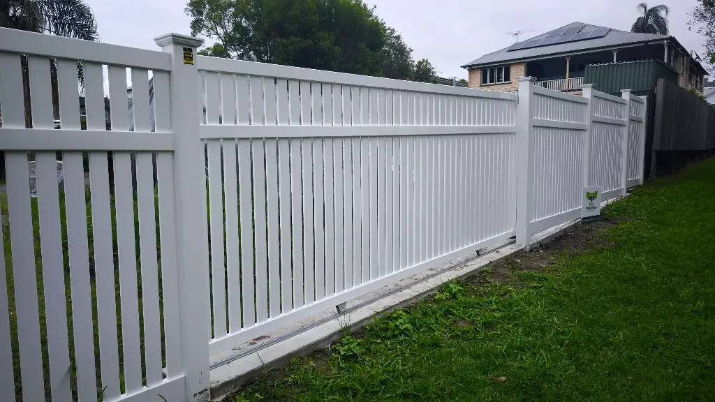 Alloy Frame Sliding Gate - S01 (Semi Privacy)